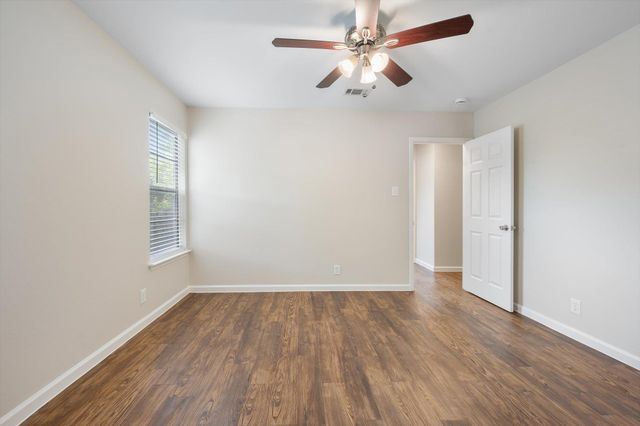 802 Riddlewood DR, Austin, TX 78753