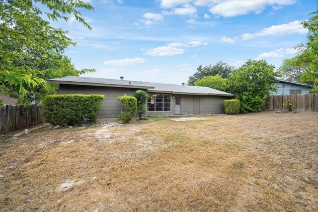 802 Riddlewood DR, Austin, TX 78753