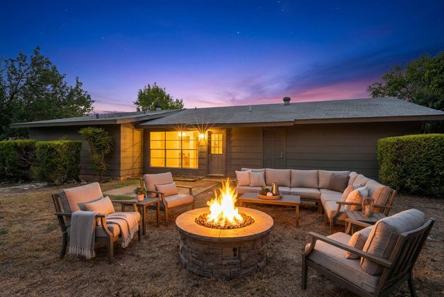 802 Riddlewood DR, Austin, TX 78753