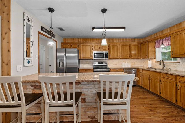 3813 E Hwy 43, Henderson, TX 75652