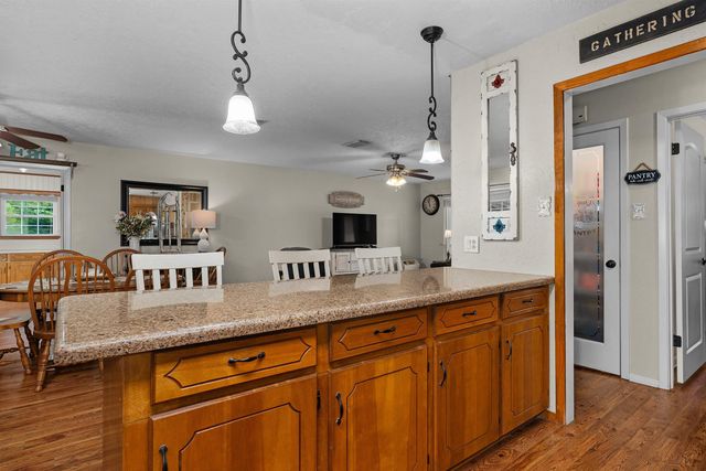 3813 E Hwy 43, Henderson, TX 75652