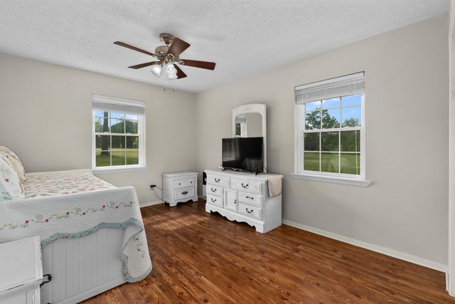 3813 E Hwy 43, Henderson, TX 75652