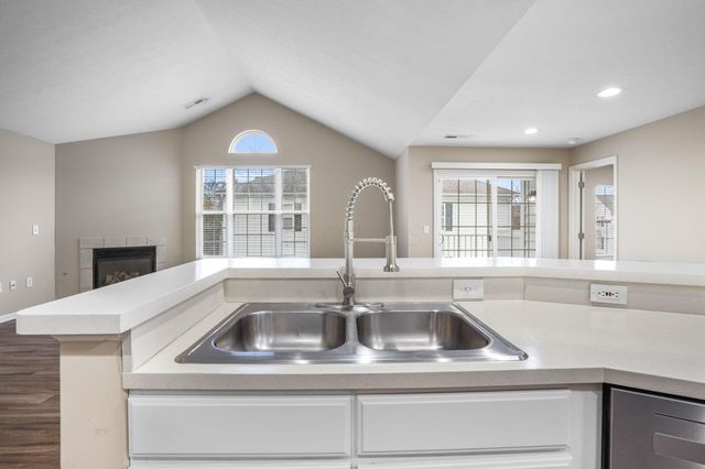 5027 Stratford Pine Lane, Dublin, OH 43016