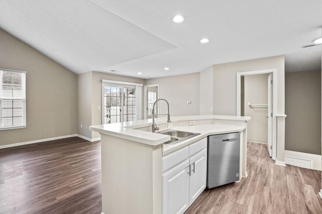 5027 Stratford Pine Lane, Dublin, OH 43016