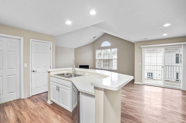 5027 Stratford Pine Lane, Dublin, OH 43016