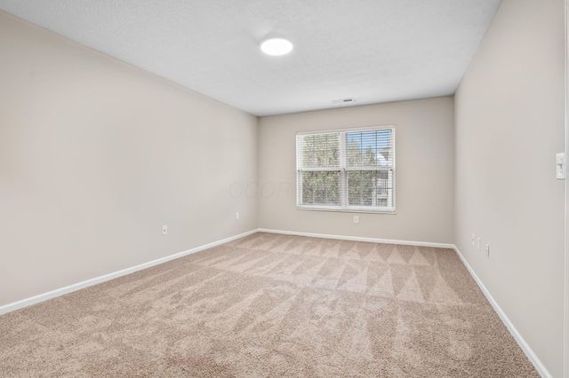 5027 Stratford Pine Lane, Dublin, OH 43016
