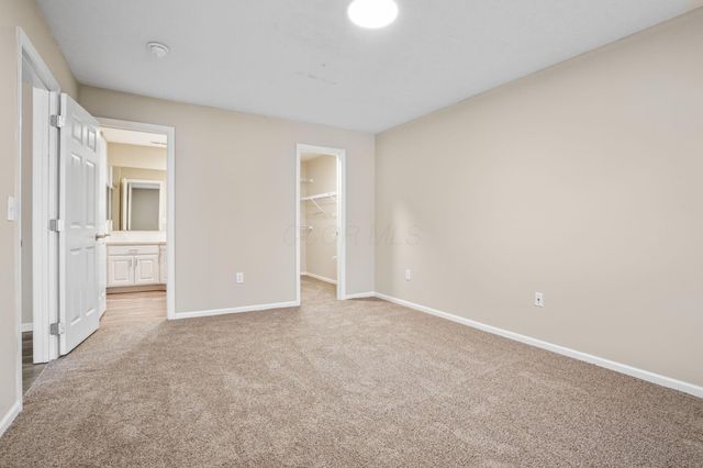 5027 Stratford Pine Lane, Dublin, OH 43016