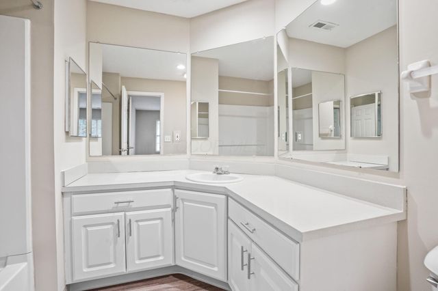5027 Stratford Pine Lane, Dublin, OH 43016