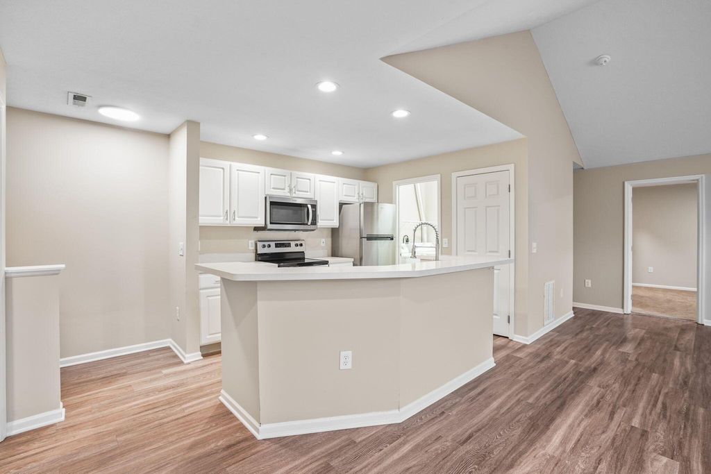 5027 Stratford Pine Lane, Dublin, OH 43016