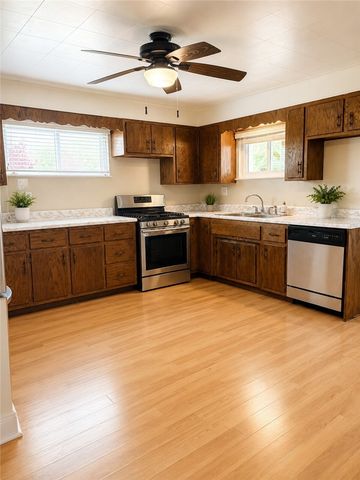 9155 Maple St, Plum Boro, PA 15239