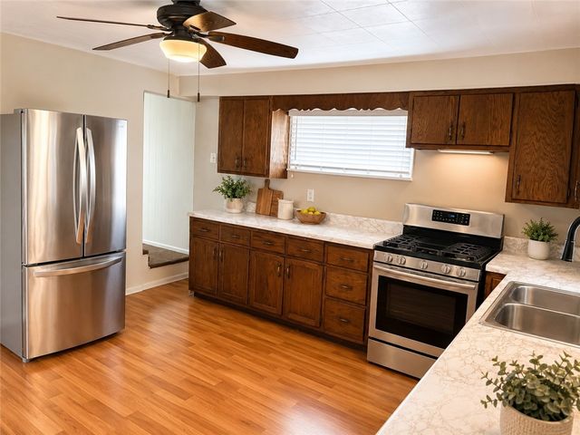 9155 Maple St, Plum Boro, PA 15239