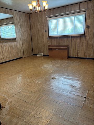 9155 Maple St, Plum Boro, PA 15239