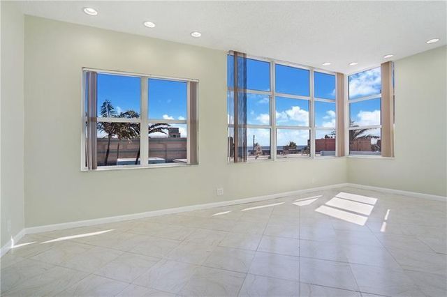 326 Harrison Street 302a, Hollywood, FL 33019