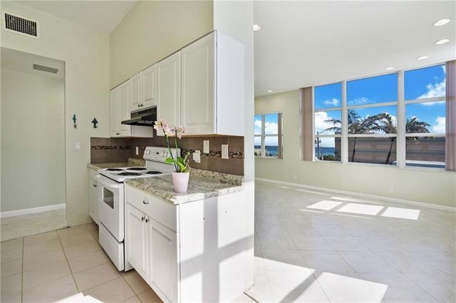 326 Harrison Street 302a, Hollywood, FL 33019
