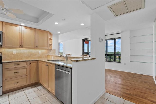 627 ALHAMBRA ROAD 801, Venice, FL 34285