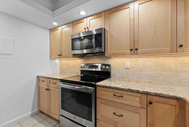 627 ALHAMBRA ROAD 801, Venice, FL 34285