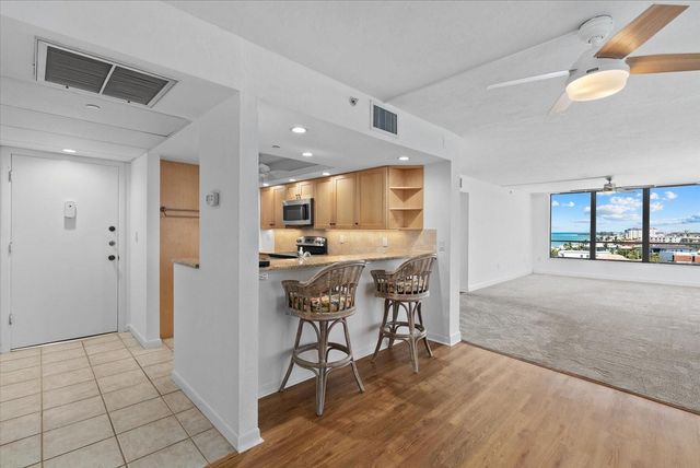 627 ALHAMBRA ROAD 801, Venice, FL 34285