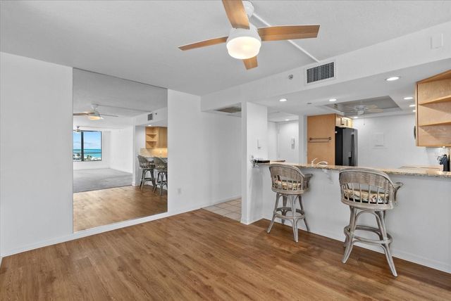 627 ALHAMBRA ROAD 801, Venice, FL 34285