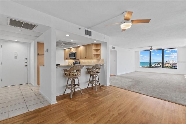 627 ALHAMBRA ROAD 801, Venice, FL 34285