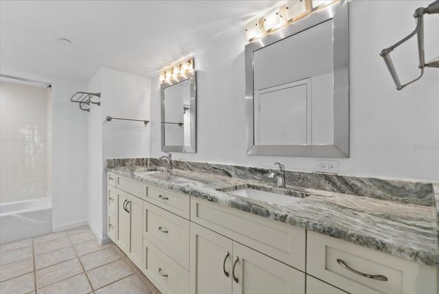 627 ALHAMBRA ROAD 801, Venice, FL 34285