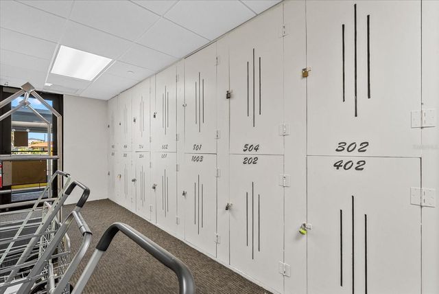 627 ALHAMBRA ROAD 801, Venice, FL 34285