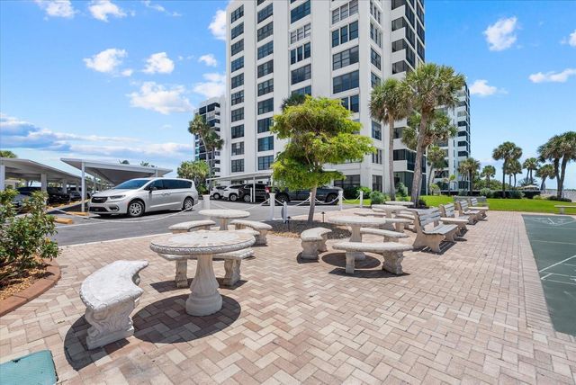 627 ALHAMBRA ROAD 801, Venice, FL 34285