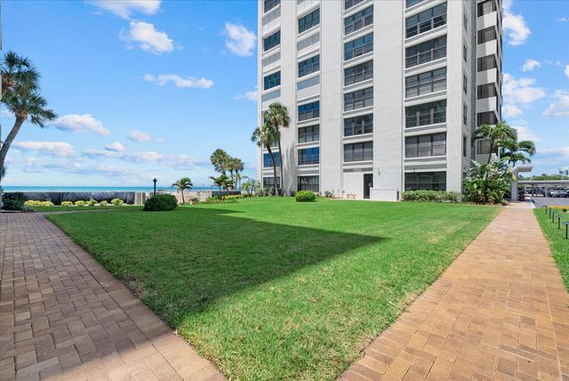 627 ALHAMBRA ROAD 801, Venice, FL 34285