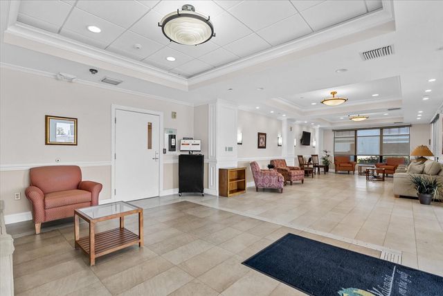 627 ALHAMBRA ROAD 801, Venice, FL 34285