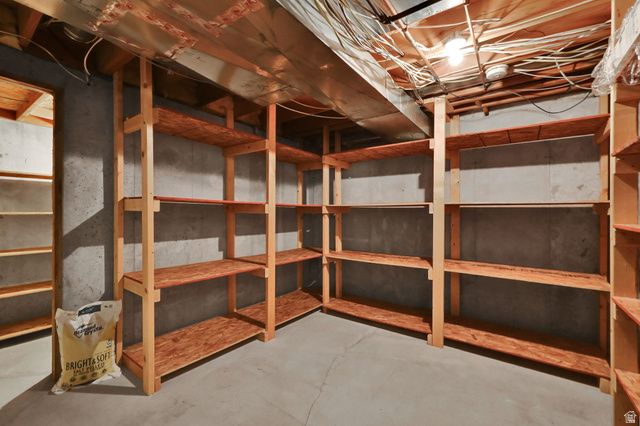 1552 N 200 W, Bountiful, UT 84010