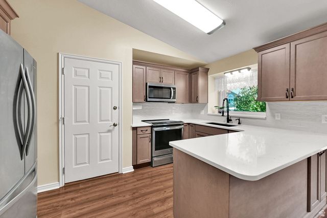 1552 N 200 W, Bountiful, UT 84010