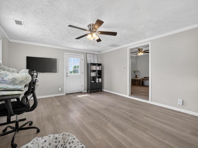 225 Cobb Avenue, Van Alstyne, TX 75495