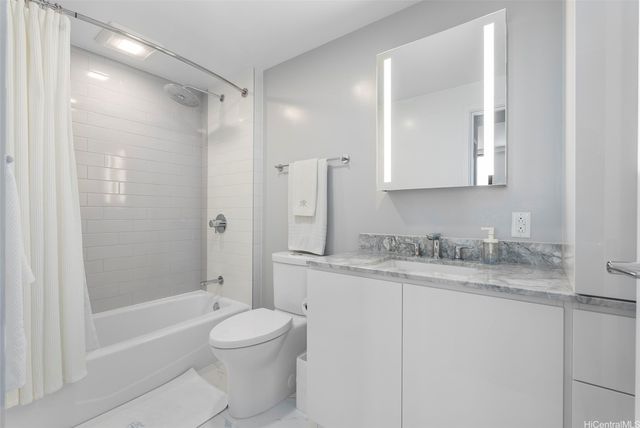 987 Queen Street 3102, Honolulu, HI 96814