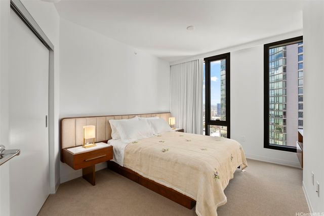 987 Queen Street 3102, Honolulu, HI 96814