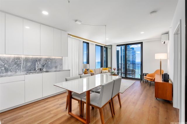 987 Queen Street 3102, Honolulu, HI 96814
