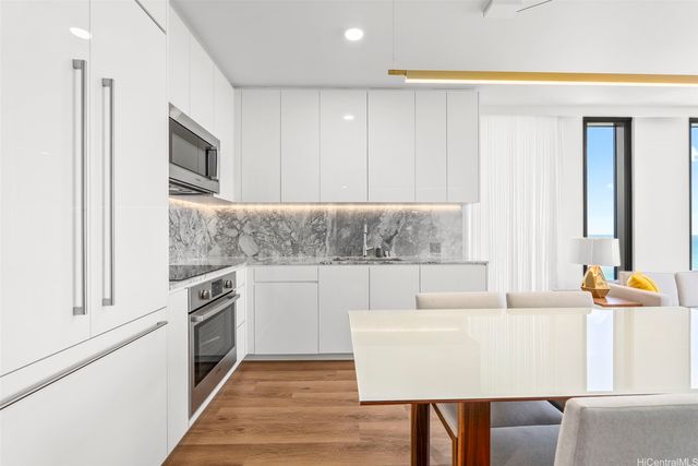 987 Queen Street 3102, Honolulu, HI 96814