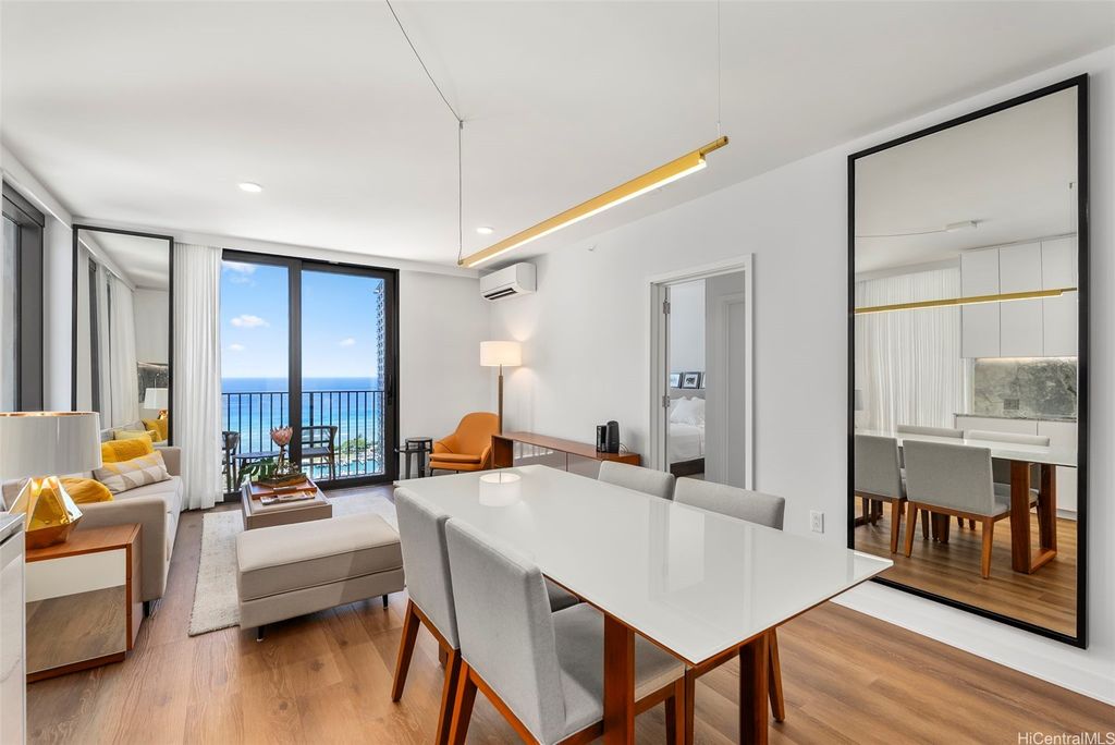 987 Queen Street 3102, Honolulu, HI 96814