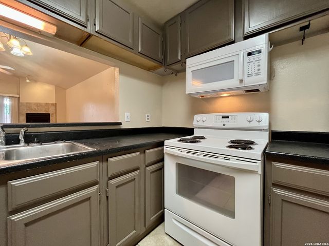 12722 UHR LN, San Antonio, TX 78217