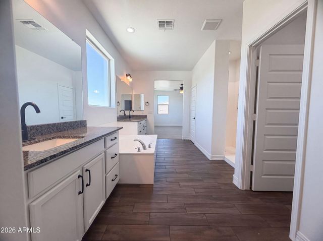 2166 W MADISEN MARIE Avenue, San Tan Valley, AZ 85144
