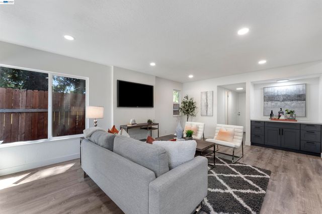 4216 Warbler Loop, Fremont, CA 94555