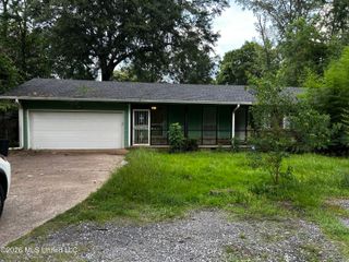 720 Colonial Circle, Jackson, MS 39211