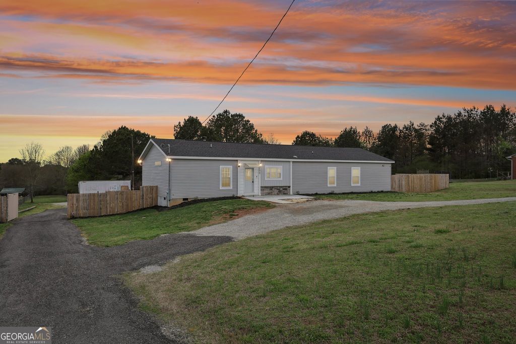 698 Smith Cemetery Road, Winder, GA 30680