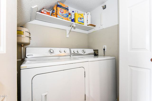 915 Shelby Drive E, Greensboro, NC 27409