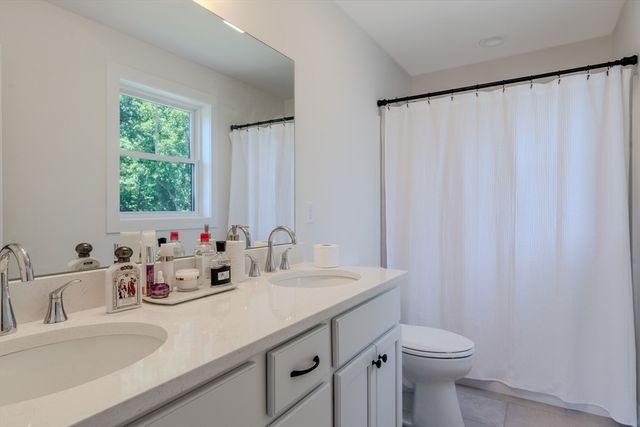 112 Genest St 12, Dracut, MA 01826