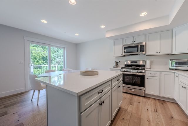 112 Genest St 12, Dracut, MA 01826