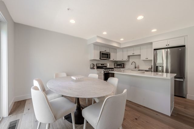 112 Genest St 12, Dracut, MA 01826