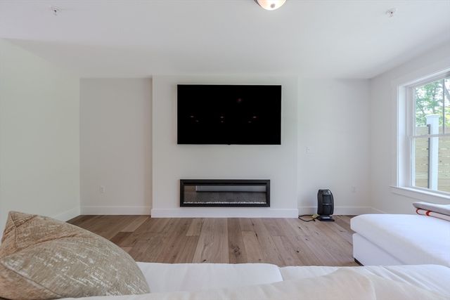 112 Genest St 12, Dracut, MA 01826