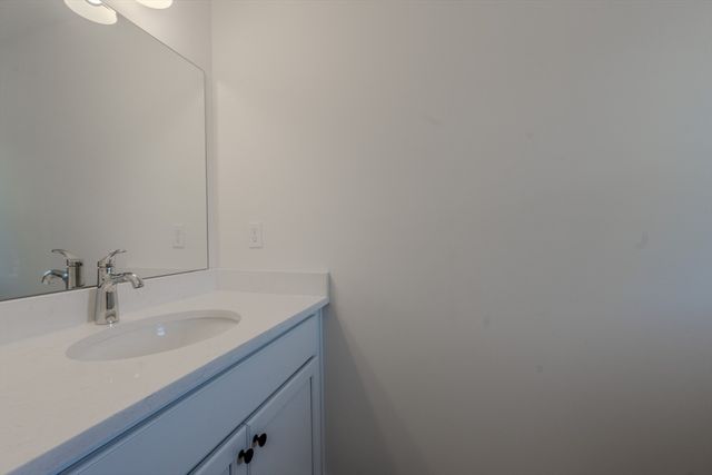 112 Genest St 12, Dracut, MA 01826