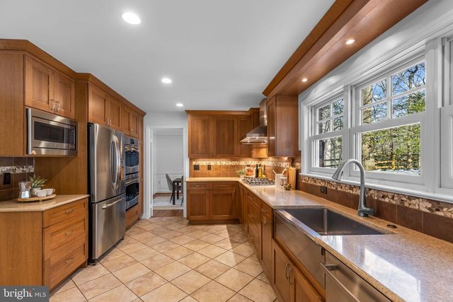 7105 DEVONSHIRE RD, Alexandria, VA 22307