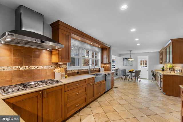 7105 DEVONSHIRE RD, Alexandria, VA 22307