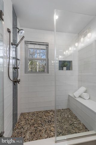 7105 DEVONSHIRE RD, Alexandria, VA 22307